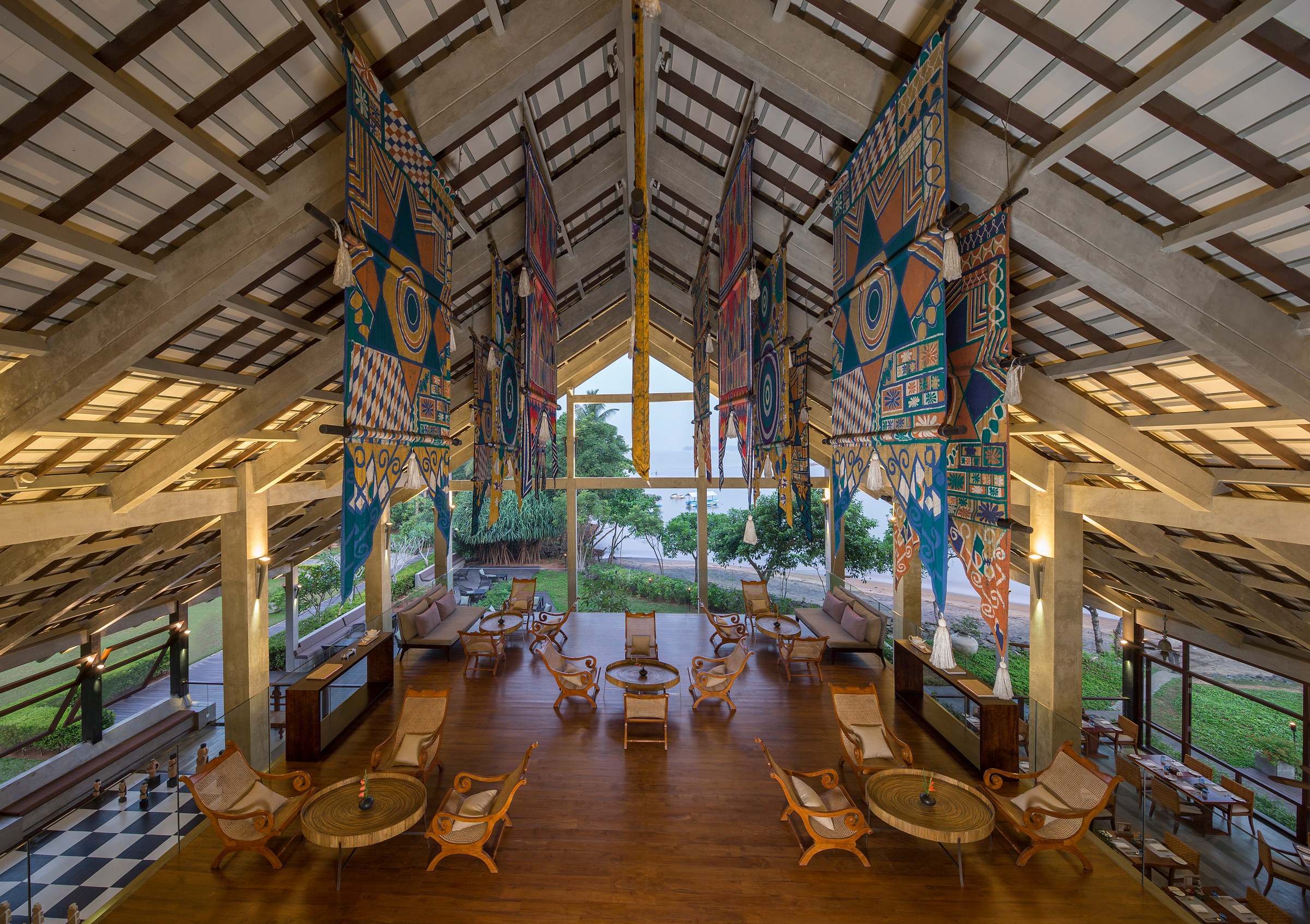Upper Deck Lounge
