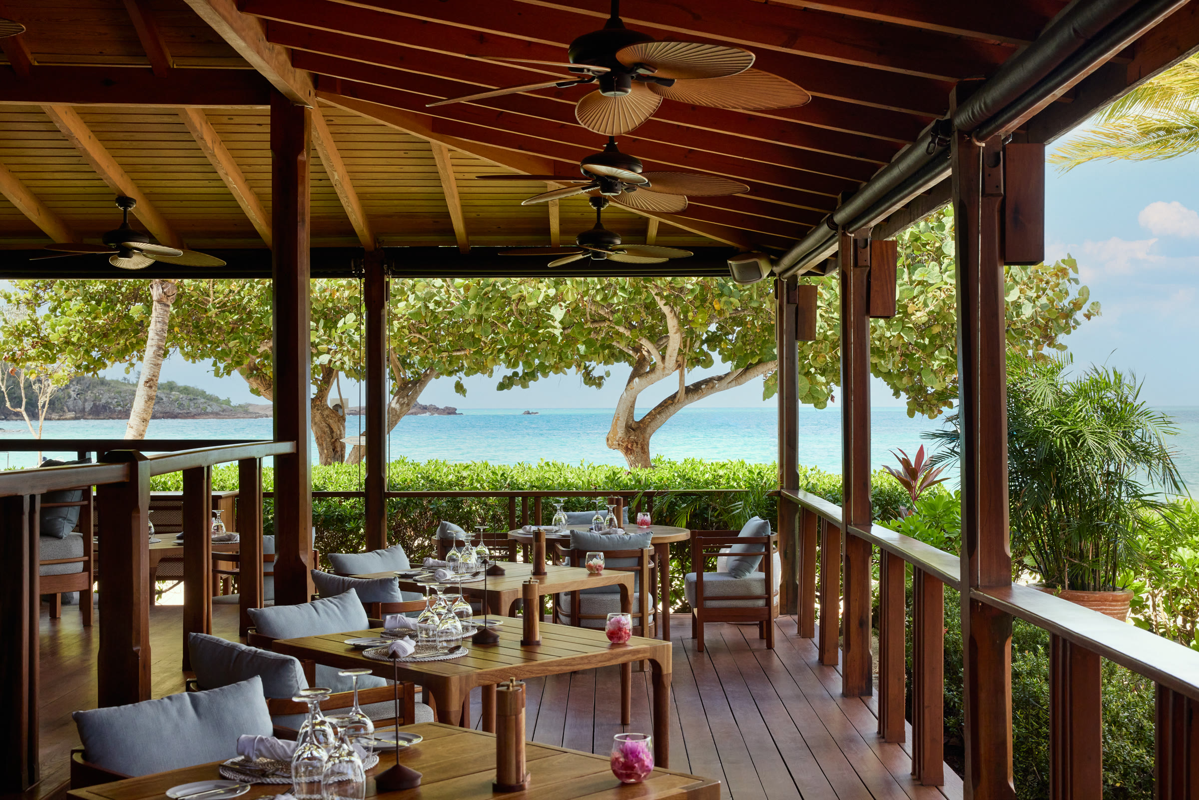 Permission granted by Zoe Curtis (zoe.curtis@finnpartners.com, Finn Partners) 2026-10-13, Gmail thread 1a12b48eb2ab615b. File 23.HermitageBay-Restaurant-HBRES001L.jpg