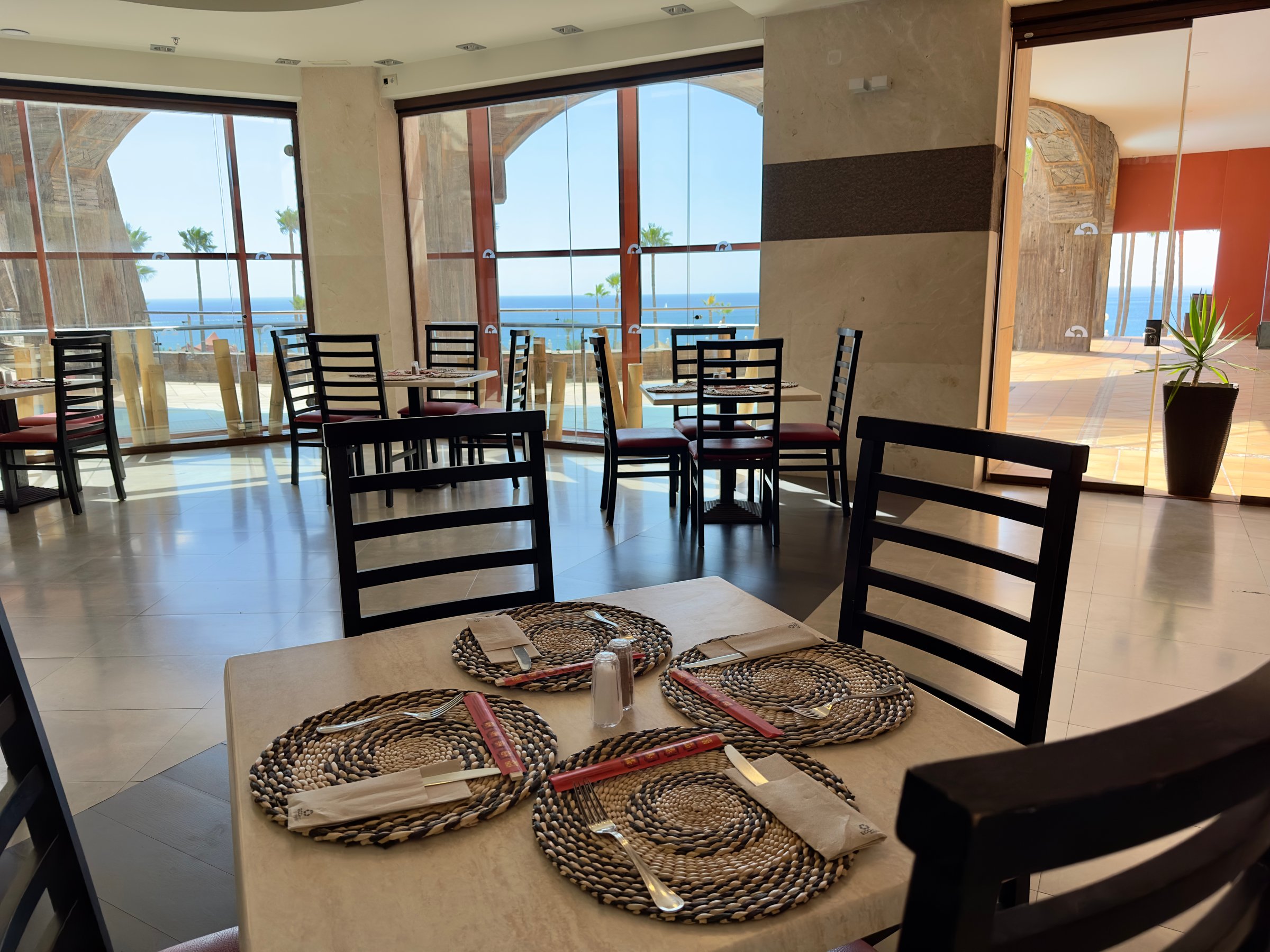 Uru Wok restaurant with sea view
