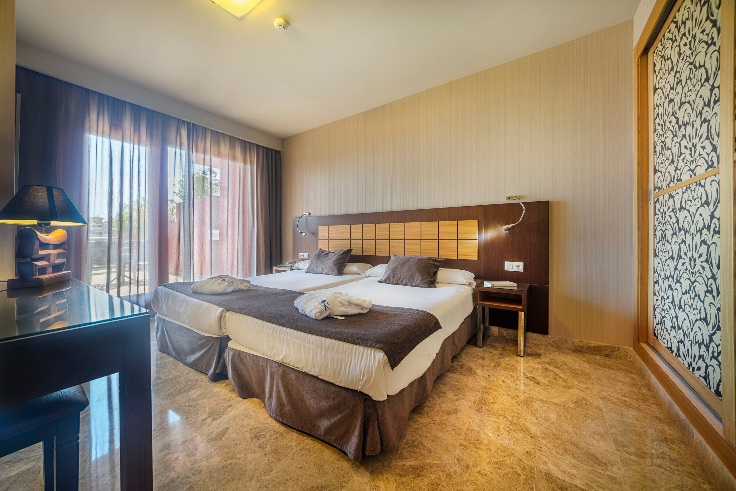 Junior suite sea view bedroom