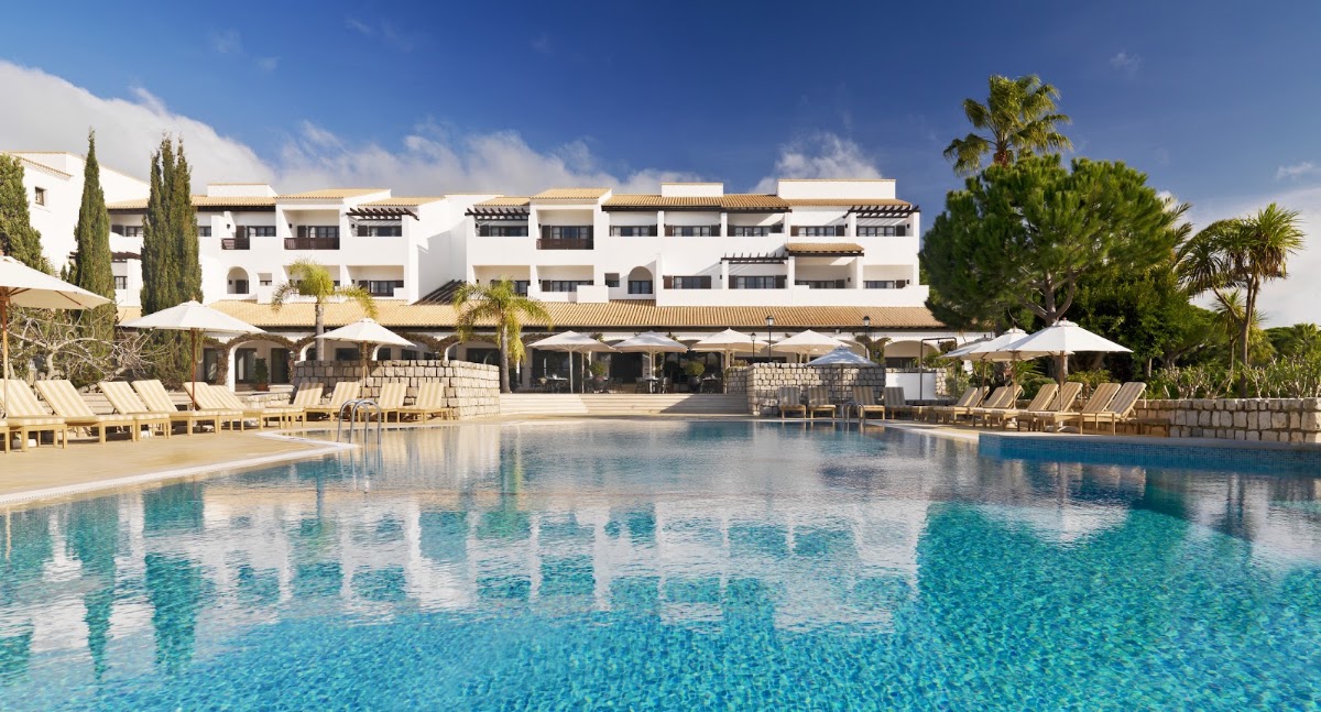 Pine Cliffs Resort